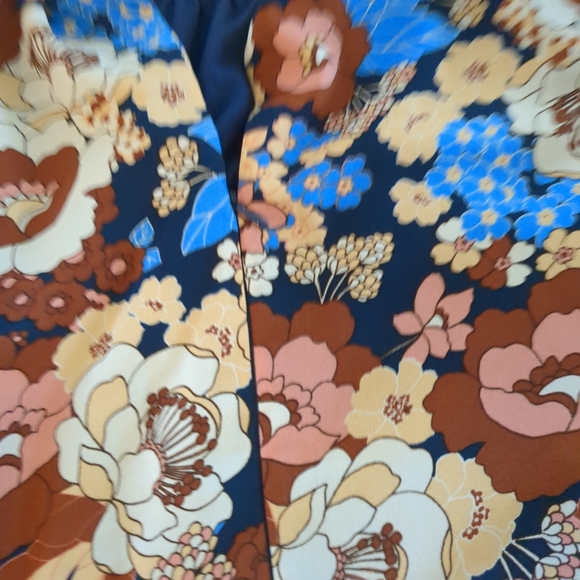 SUGARLIPS Womens Dress Floral Multicolor Bell Flare Sleeves - Picture 5 of 11